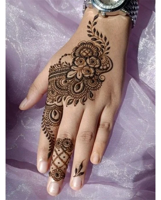 Cuff Inspired Ornate Finger Mehndi Design